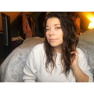 Meet your Posher, Holly